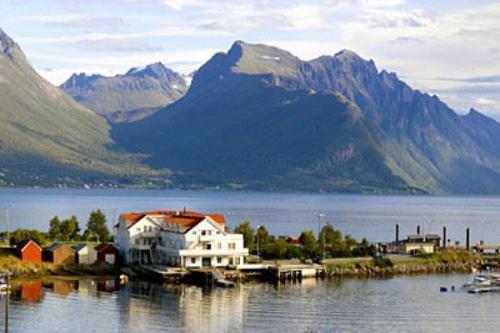 Sunde Fjord Hotel, Free And Easy Parking Solavagen Exterior photo