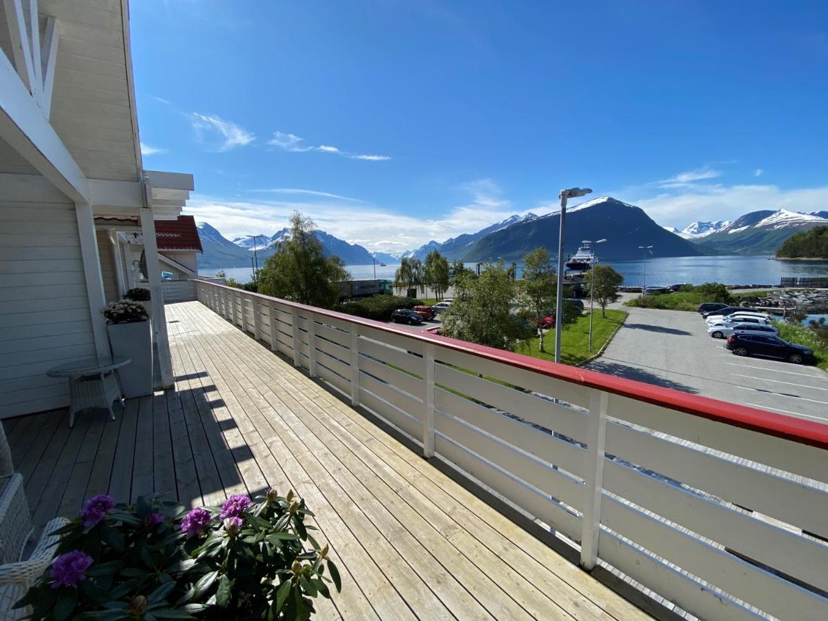 Sunde Fjord Hotel, Free And Easy Parking Solavagen Exterior photo